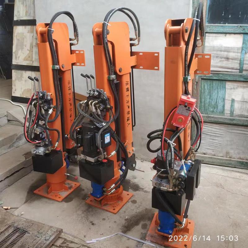 吴桥县重汽蓝牌随车吊 3.2吨 国六动力强 液压驱动 农用自卸起重机